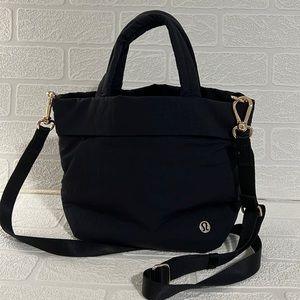 Lululemon mini on my level tote